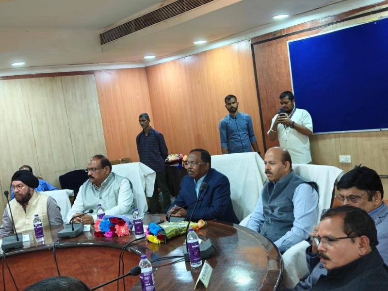 कृषि महाविद्यालय में पीएम मोदी के ‘मन की बात’ 128वें संस्करण का भव्य प्रसारण