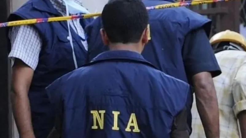 छत्तीसगढ़ में ISIS मॉड्यूल का भंडाफोड़! नाबालिगों के मोबाइल में मिले 500 से ज्यादा एप, NIA ने शुरू की जांच छत्तीसगढ़ में ISIS मॉड्यूल का भंडाफोड़! नाबालिगों के मोबाइल में मिले 500 से ज्यादा एप, NIA ने शुरू की जांच