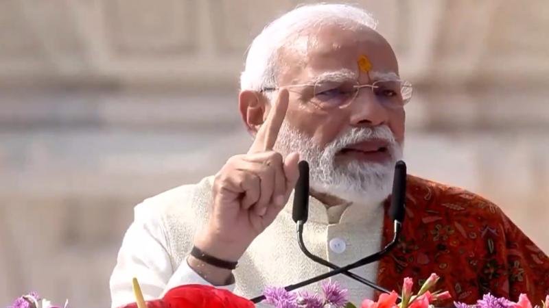 अयोध्या में पीएम मोदी का ऐतिहासिक ध्वजारोहण, बोले—“सत्य ही धर्म है, राम एक मूल्य हैं” अयोध्या में पीएम मोदी का ऐतिहासिक ध्वजारोहण, बोले—“सत्य ही धर्म है, राम एक मूल्य हैं”